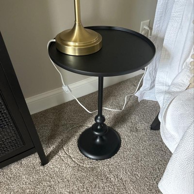 Londonberry turned accent store table