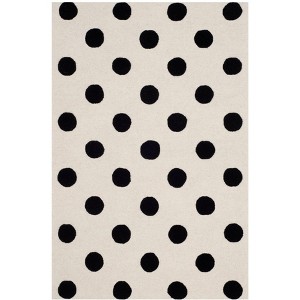 Safavieh Kids Polka Dots SFK904 Hand Tufted Indoor Rugs - Safavieh - 1 of 4