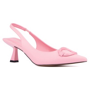 Torgeis Women's Kaycee Kitten Heel Pump - 1 of 4