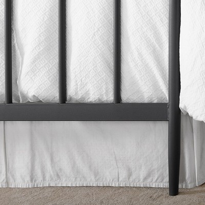 Whitney Classic Queen Metal Bed with Tapered Posts and Slats