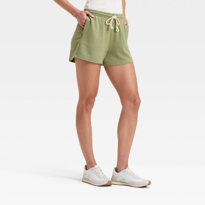 Women's Leisure Studio Mid-Rise Pull-On Shorts - Universal Thread™