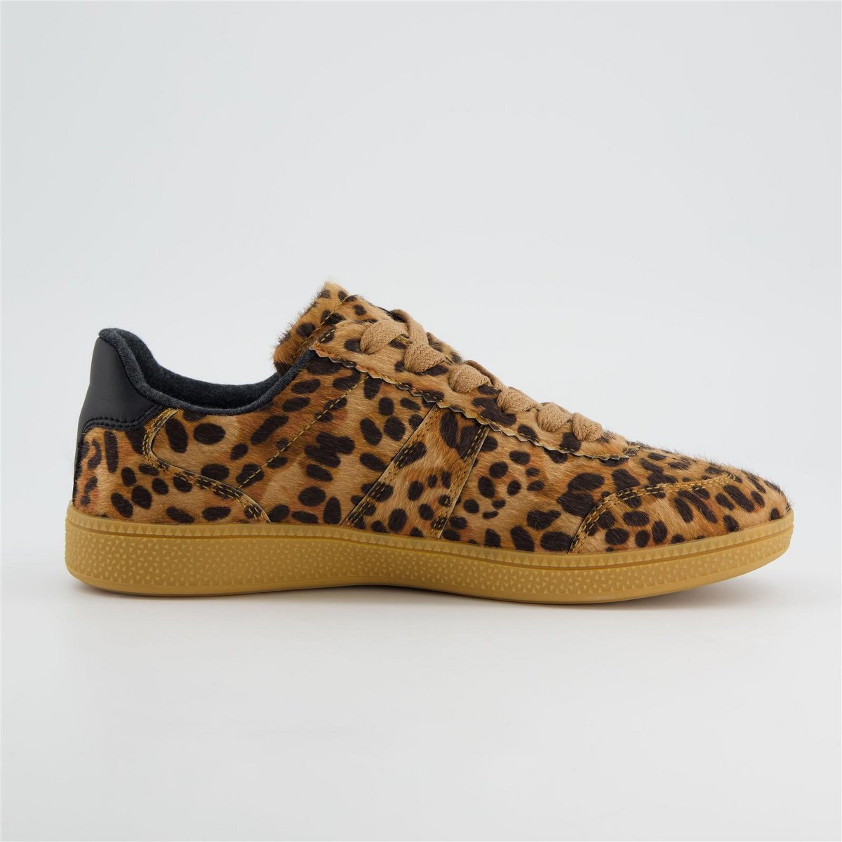 Женские кроссовки CUSHIONAIRE Bravado Women’s Leopard Print Lace-Up Sneakers – Stylish Everyday Shoes with Cushioned Comfort Leopard Fabric 7.5 — фото 8