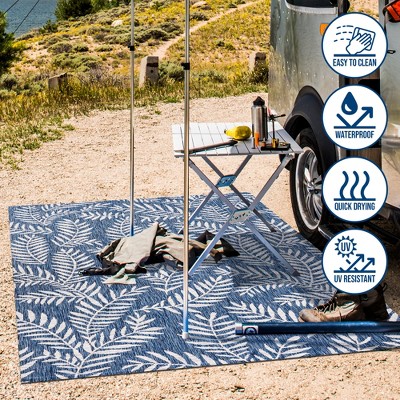 5' x 8' Navy and Ivory Palm Frond Indoor/Outdoor Area Rug