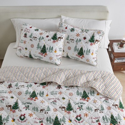 Jolly Spirit Twin Reversible Microfiber Holiday Quilt Set
