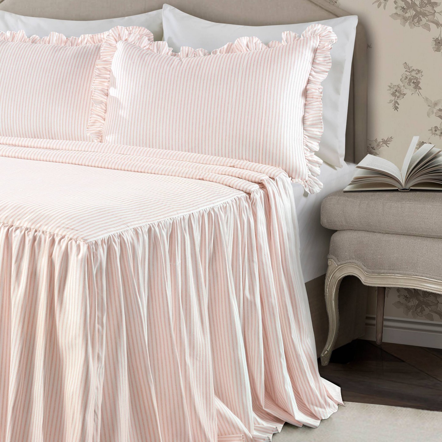 Комплект с покрывалом Lush Decor Queen 3pc Ticking Stripe Bedspread Set Blush - Lush Décor: Lightweight Shabby Chic Bedding with Ruffles, Includes 2 Shams, цвет: Полосатый — фото 2