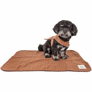 Touchdog (R) 2-In-1 Windowpane Plaid Dog Jacket and Matching Reversible Dog Mat - 1 of 4