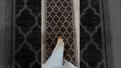 Fuchsia and Light Gray Reversible Indoor/Outdoor Trellis Rug