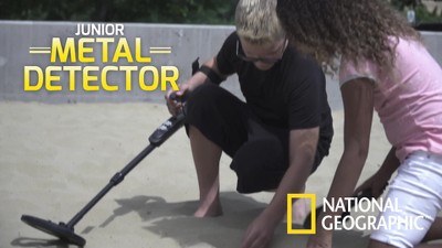 National Geographic Junior Metal Detector For Kids, 7.5 Waterproof Dual  Coil, Adjustable, Lightweight, Rugged Sand Trowel, Great For Beginners :  Target
