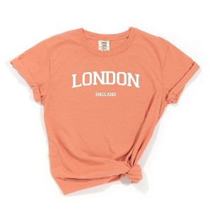 Simply Sage Market Women's London England Varsity Short Sleeve Garment Dyed Tee - 1 of 3