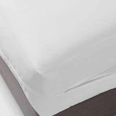 Queen Size White Waterproof Polyethylene Mattress Protector