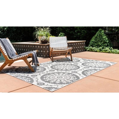 Gray Abstract Easy-Care Synthetic Outdoor Rug 9' x 12'