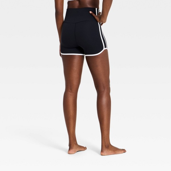 Shorts de Ciclismo de Tiro Ultra Alto con Dobladillo de Contraste Retro para Mujer 3" - All In Motion™ 2