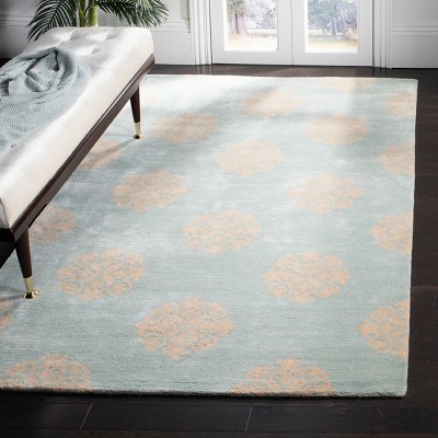 Soho SOH424 Hand Tufted Area Rug  - Safavieh