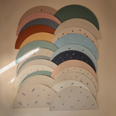 Cream Silicone Kids Placemat with Kite Design