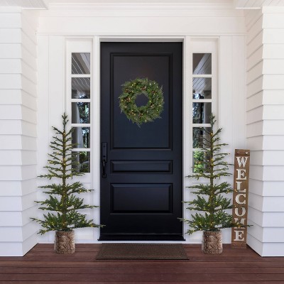 24 Inch Pre-Lit Pine Christmas Wreath with Pinecones and LED Lights