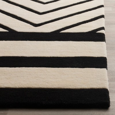 Fifth Avenue Black and Ivory Hand-Tufted Wool Rug