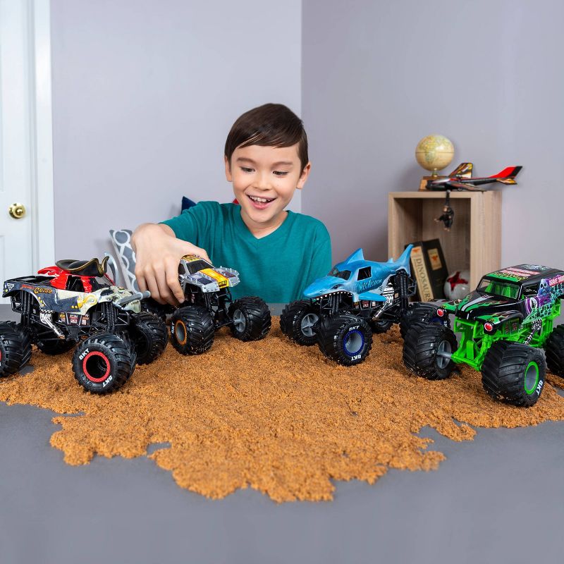 MONSTER JAM 1:24 Scale Collector - Son-Uva Digger, 6 of 8
