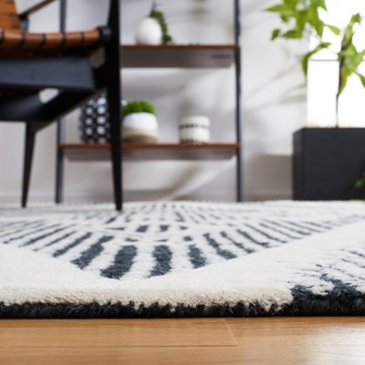 Ivory Elegance 59'' Hand-Tufted Wool Rectangular Rug
