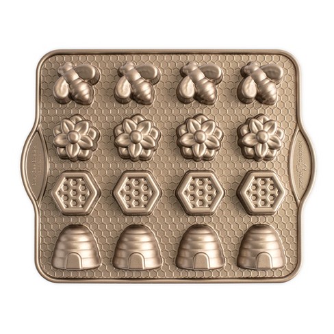 Nordic Ware Beehive Cake Bundt Pan