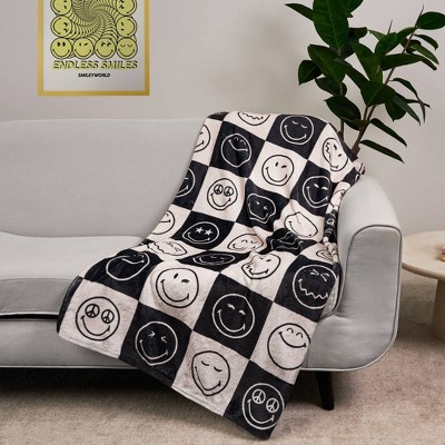 Yoobi SmileyWorld 50"x60" Faux Shearling Checkered Blanket Printed Black