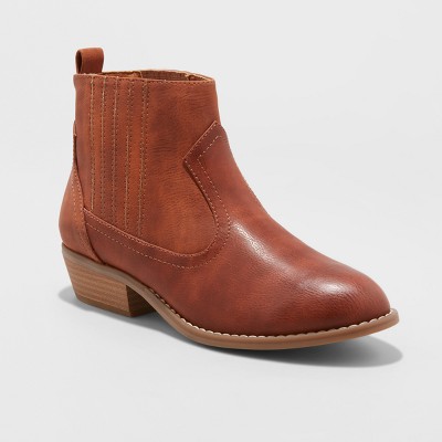 womens chukka boots wide width