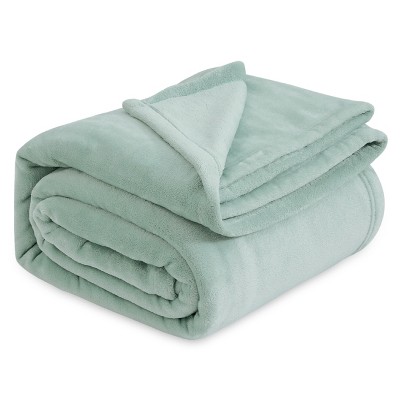 Cozy Comfort by Bedsure | Flannel Blanket Solid 260GSM Soft Fuzzy Plush Bed Blanket