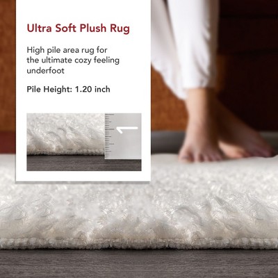 Elysian White Shaggy Faux Sheepskin 3' x 5' Washable Rug
