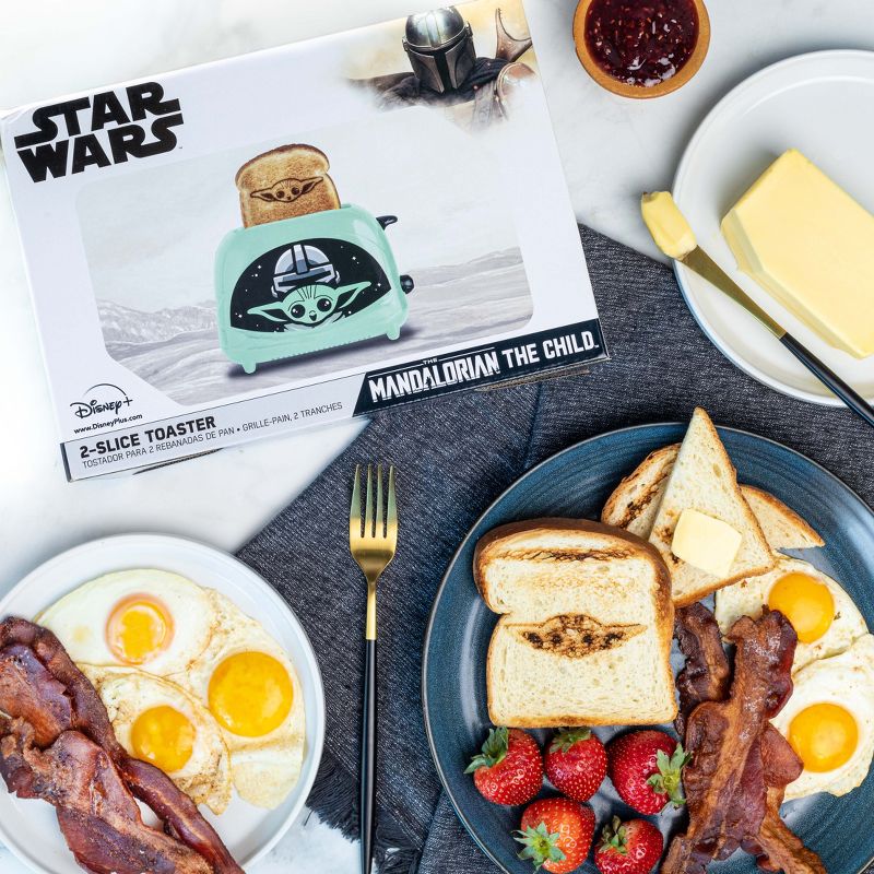 Uncanny Brands Star Wars The Mandalorian The Child 2-Slice Toaster, 5 of 6
