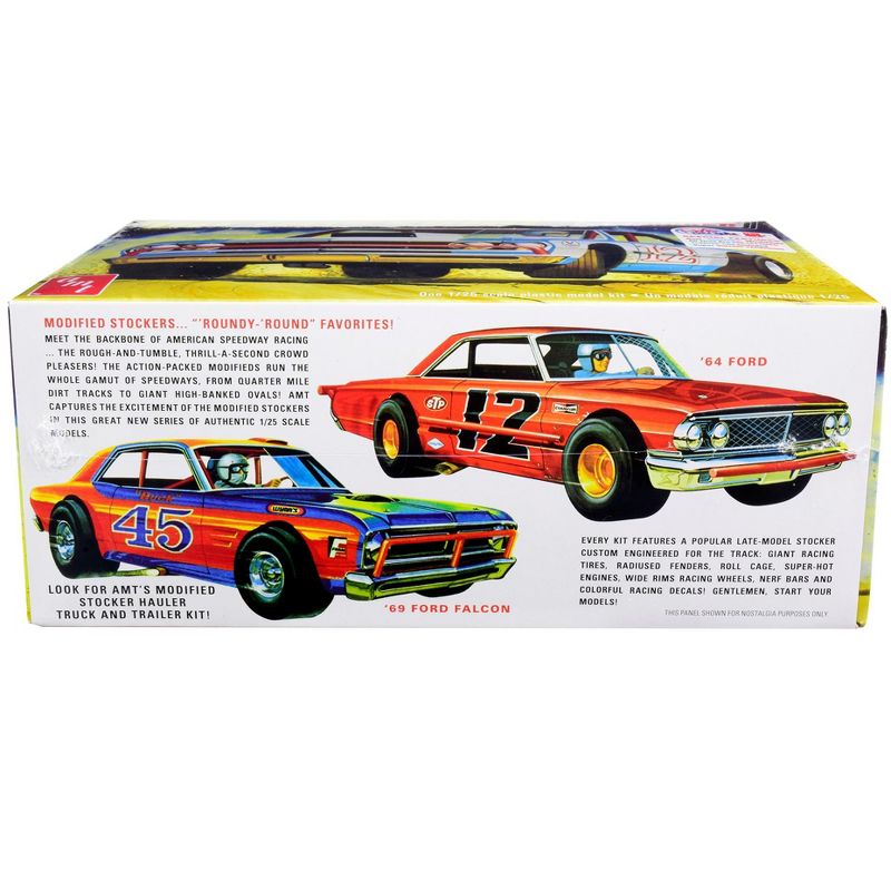 Skill 2 Model Kit 1965 Chevrolet Chevelle Modified Stocker 1/25 Scale Model by AMT, 2 of 5