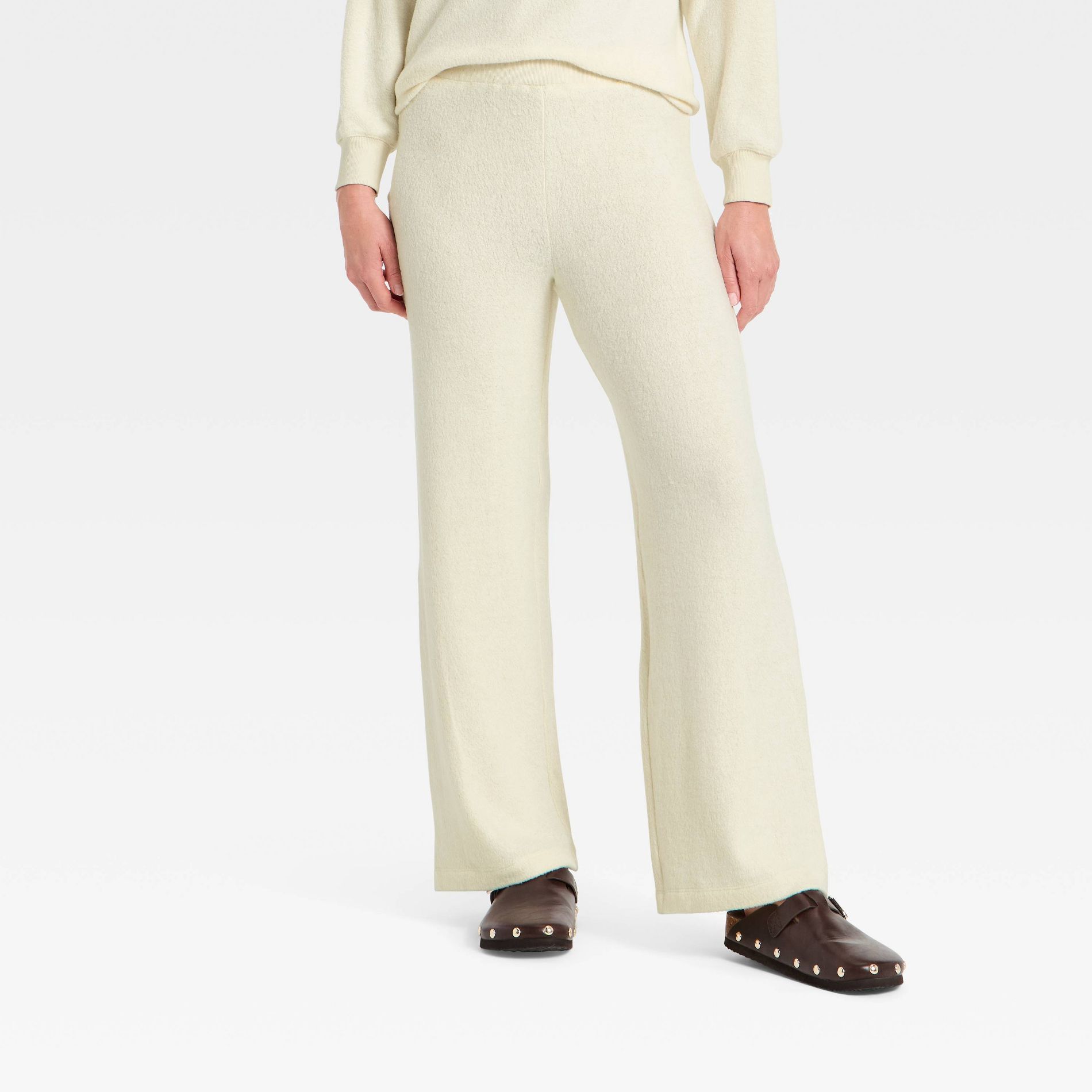 Women's High-Rise Straight Leg Knit Pull-On Pants - Universal Thread™