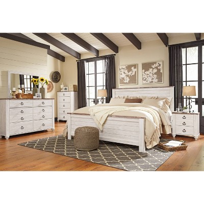 Willowton Whitewashed Wood California King Panel Bed
