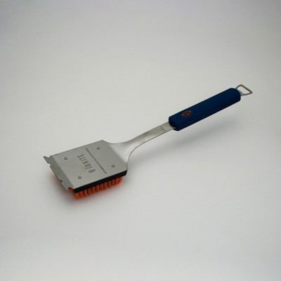 Target grill outlet brush