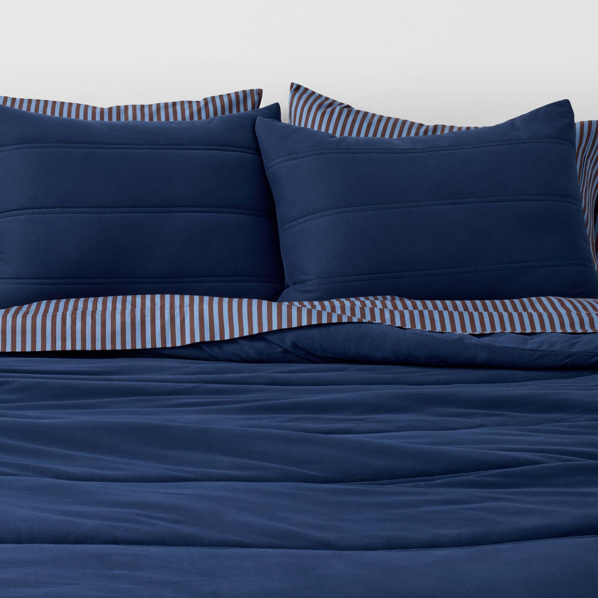 Jersey Puff Comforter Set Navy Blue - The Hollister Collection at Target