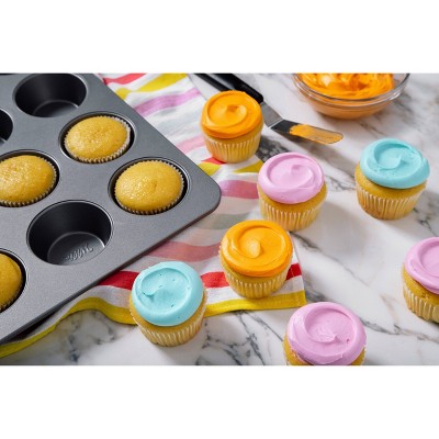 Wilton 12cup Muffin Pan - Thumbnail 5
