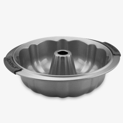 Gray Nonstick Fluted Mold Pan with Silicone Grips, 9.5 Inch