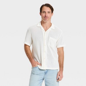 Camisa de botones de manga corta con cuello campana y tejido abierto para hombre - Goodfellow & Co™