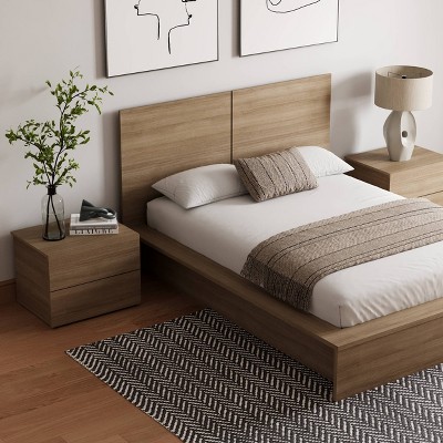 James 4-Piece Brown Oak Bedroom Set with Panel Headboard