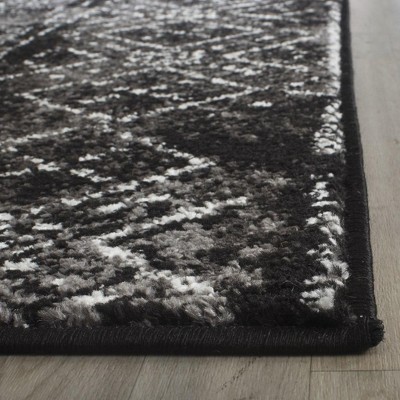 Chic Adirondack Black & Silver Geometric Synthetic Area Rug - 2'6" x 4'
