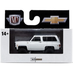 M2 Machines 1974 Chevy K5 Blazer 4x4 Squarebody Auto Thentics R99 2025 - 1 of 2