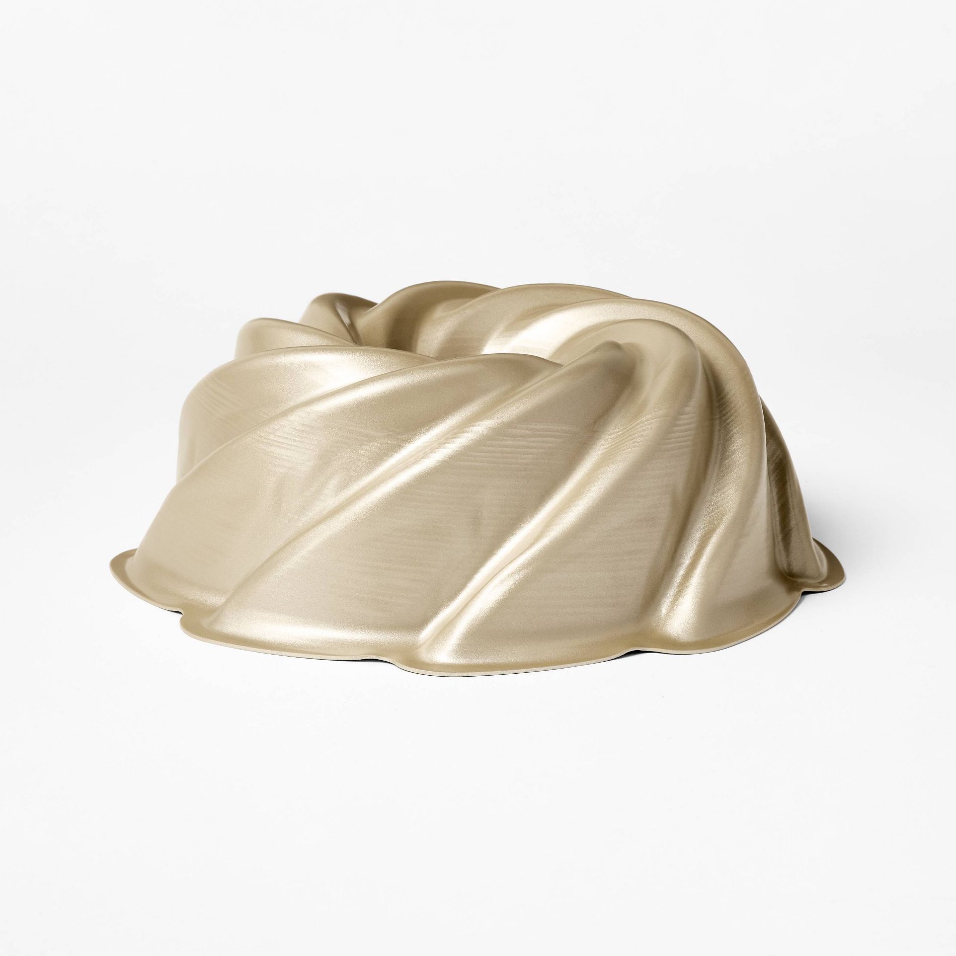 Aluminum Swirl Fluted Cake Pan Gold - Figmint™
