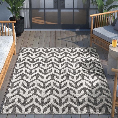 Gray and White Synthetic Flat Woven Reversible 5' x 7' Area Rug
