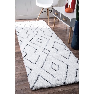 nuLOOm Beaulah Modern Trellis Shag Area Rug, Runner 2' 6" x 6', White