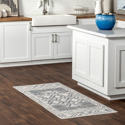 Mia Gray Geometric Medallion Washable Synthetic Area Rug