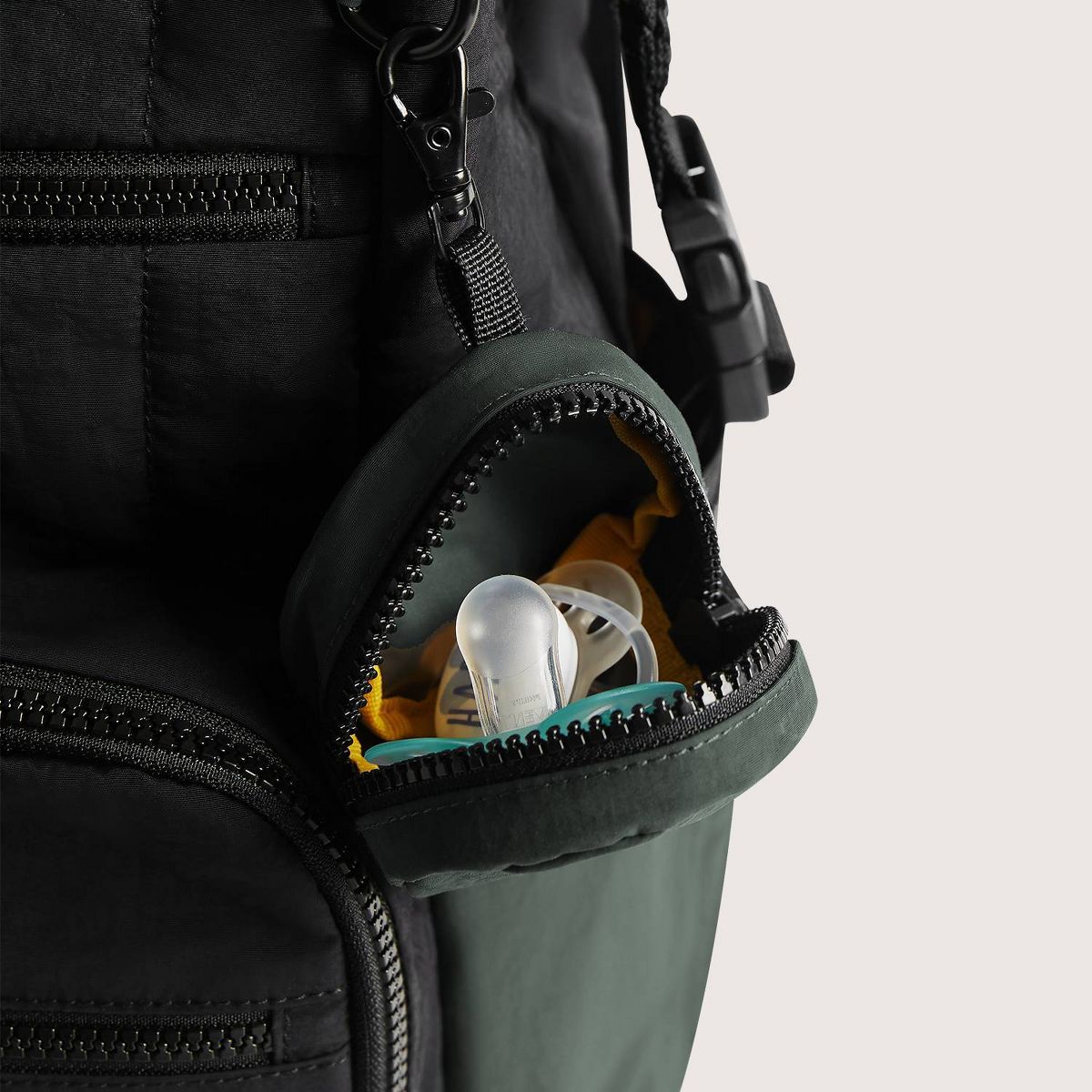 Bagsmart 25L Walker Featherlight Travel Diaper Backpack - thumbnail 9
