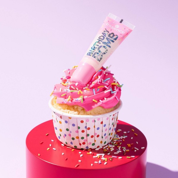 essence Brillo Labial Shiny Birthday Bomb - 01 Cake My Day! - 0.33 fl oz: Líquido, Envase Individual, Tonos Claros 7