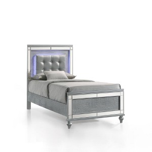 New Classic Furniture, Contemporary Solid Wood 3/3 Twin Bed in Silver - 1 of 4