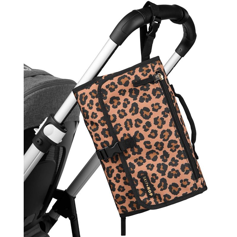 Skip Hop Pronto Baby Changing Station & Diaper Clutch, 5 of 9