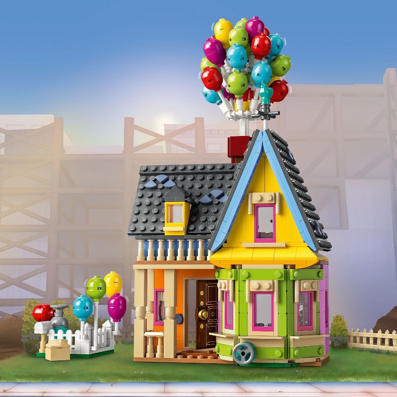 LEGO Disney and Pixar &#39;Up&#39; House for Disney Movie Fans 43217, 5 of 14
