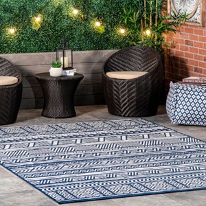 Nuloom Abbey Striped Indoor/Outdoor Area Rug - 1 of 4