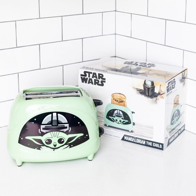 Uncanny Brands Star Wars The Mandalorian The Child 2-Slice Toaster, 3 of 6